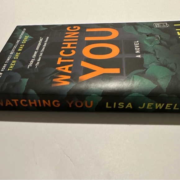 Watching You by Lisa Jewell Paperback - Picture 3 of 3